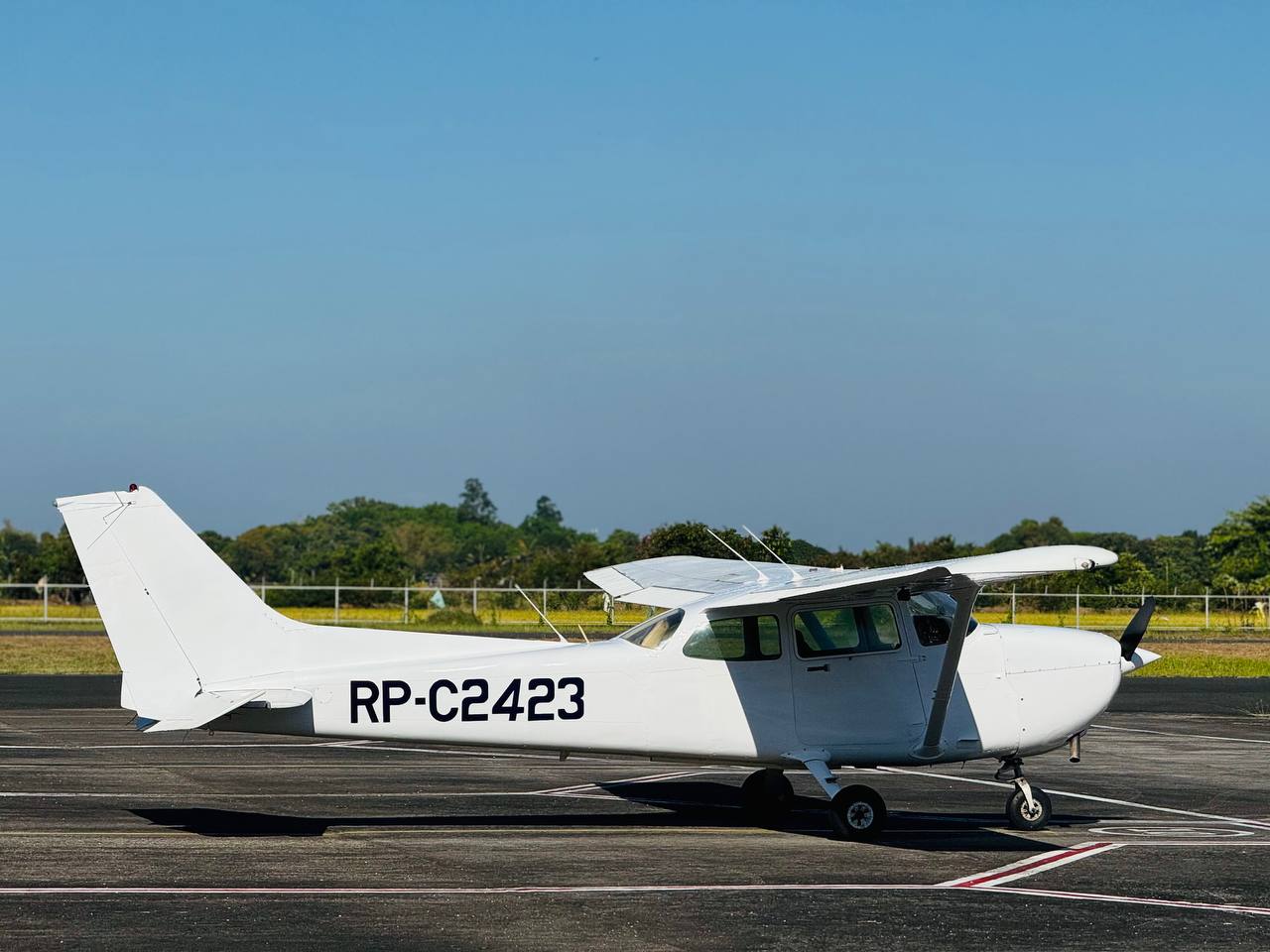AVIAIR RP-C2423 Aircraft
